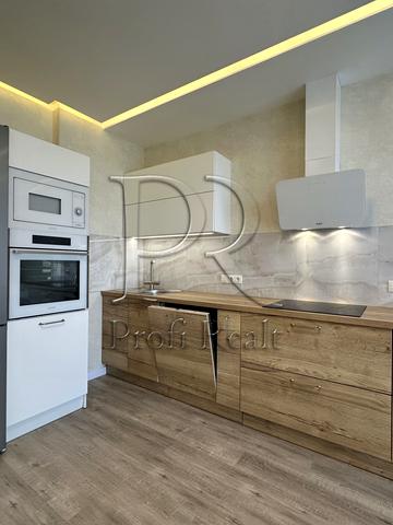 Драгоманова вул., 2-Б