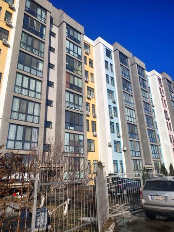 Броварська вул., 23