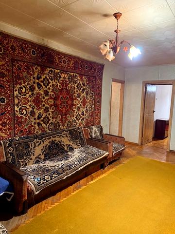 Познанська вул., 11