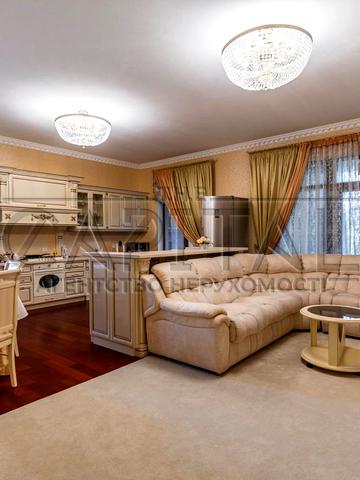 Лісова вул., 15