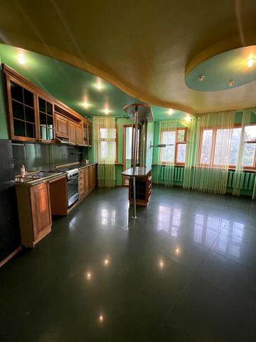 Світлий пров., 11