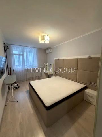 Авіаконструктора Ігоря Сікорського вул. (Танкова), 1