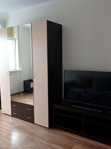 Воскресенська вул., 14-Б