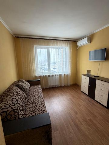 Бориса Гмирі вул., 16