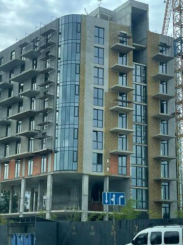 Михайла Грушевського вул., (Будинок 4)