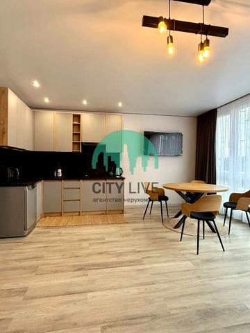 Романа Левицького вул., 4