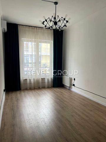 Дегтярна вул., 6