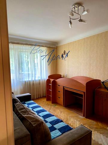 Смілянська вул., 3