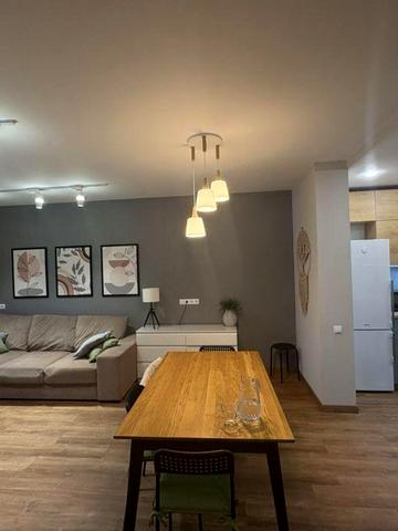 Вацлава Гавела бульв. (Івана Лепсе), 28