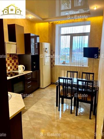 Греківська вул., 5