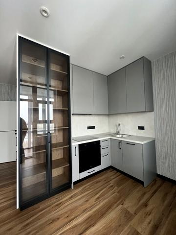 Миколи Гулака вул., 4