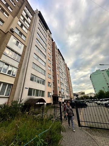 Молодіжна вул., (Будинок)