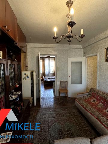 Олександра Довженка вул., 12