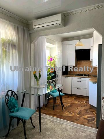 Юрія Пасхаліна вул. (Ілліча), 5