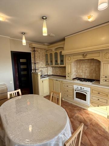 Євгена Чикаленка вул., 59и