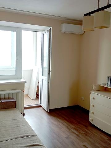 Богдана Хмельницького бульв., 4