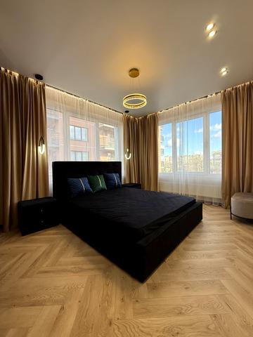 Леоніда Перфецького вул., (Будинок 1)