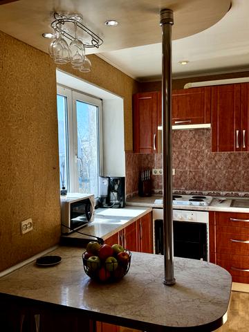 Домотканська вул. (Донська), 1