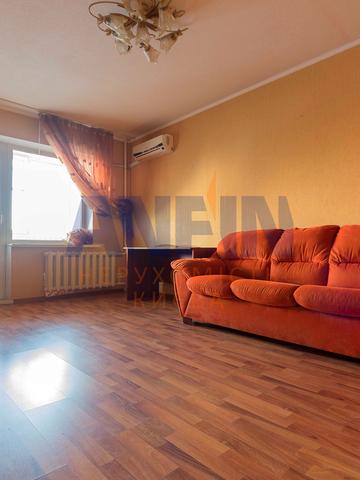 Академіка Єфремова вул. (Командарма Уборевича), 9