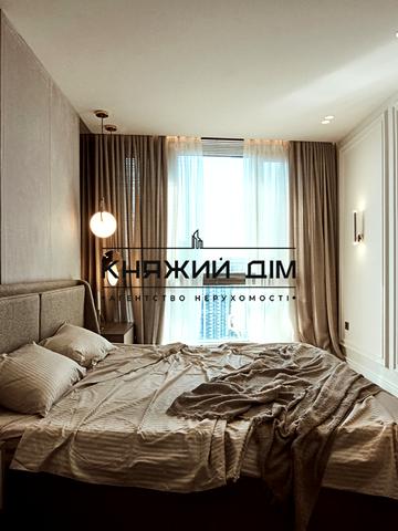 Зарічна вул., 4