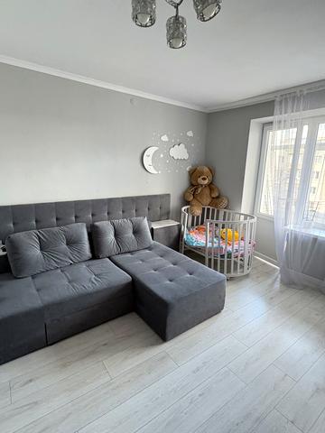 Медової Печери вул. (), 69