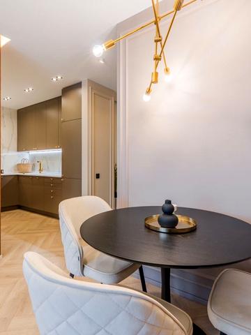 Зарічна вул., 2 к1