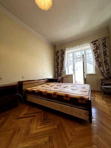 Степана Ковніра вул. (Ластовського), 3