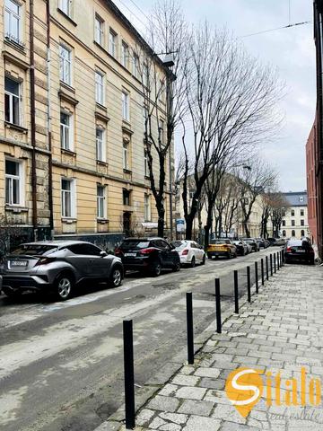 Академіка Романа Кучера вул., 16