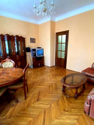 Інститутська вул., 19-А