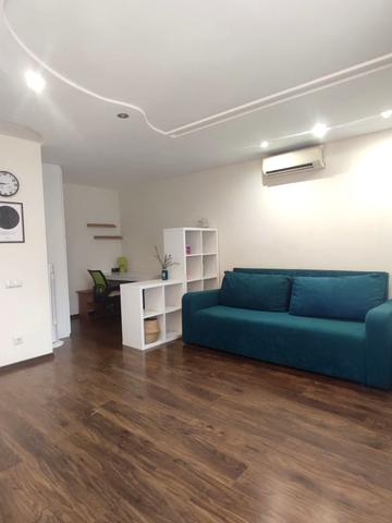 Верховинна вул., 18