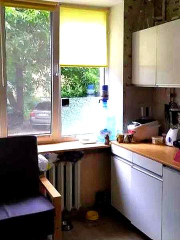 Просвіти вул., 5