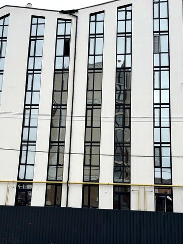 Нова Виноградна вул., 2