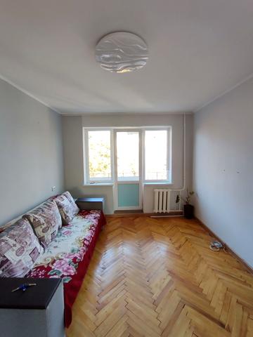 Дмитра Яворницького вул. (), 9