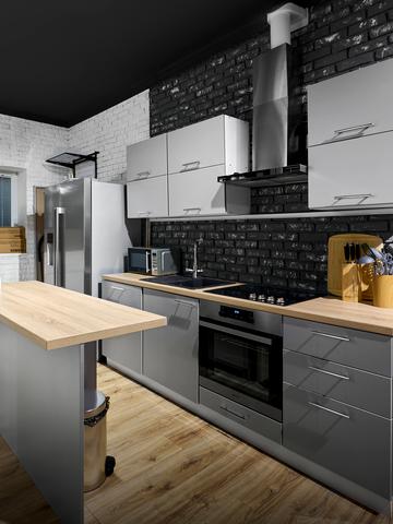 Академіка Лебедєва вул., 1