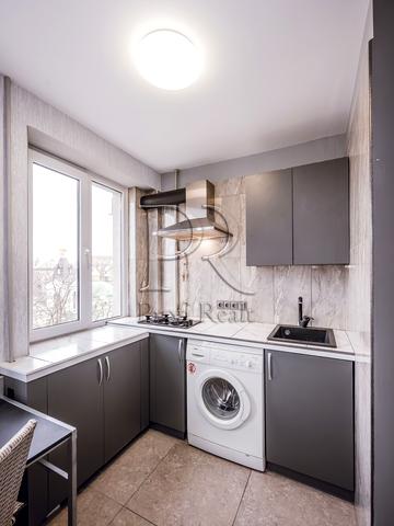 Рибальська вул., 3