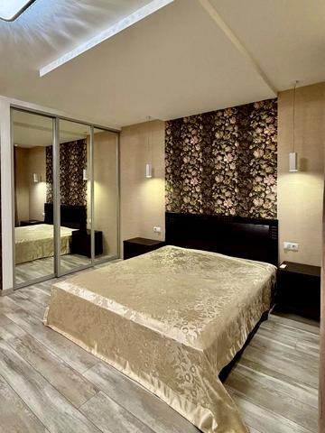 Деміївська вул., 16