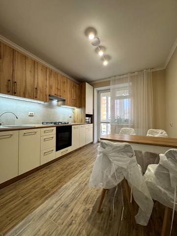 Кирила Студинського вул., 10