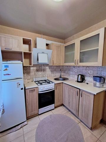 Квітки Цісик вул. (Гулі Корольової), 8