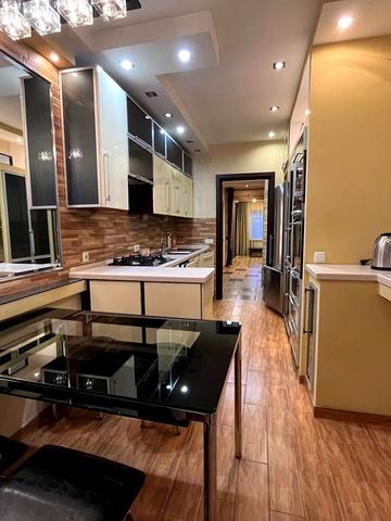 Котляревського вул., 6