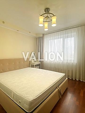 Миколи Бажана просп., 24/1