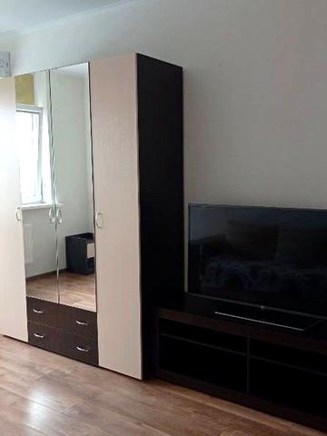 Воскресенська вул., 14-Б