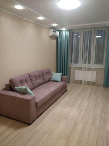 Ясинуватський пров., 10