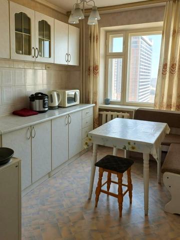 Стадіонна вул., 6а