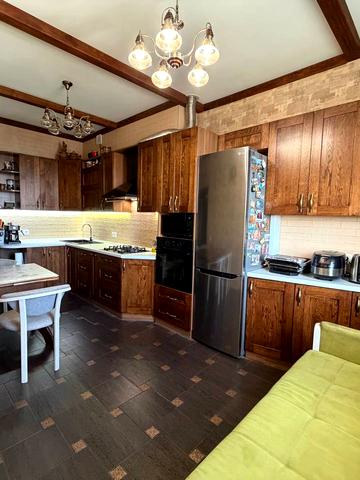 Нагірна вул., 19с