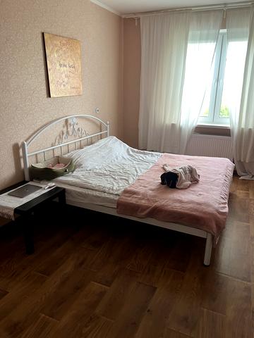 Академіка Глушкова просп., 9-Є