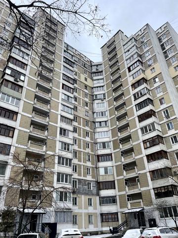 Срібнокільська вул., 8