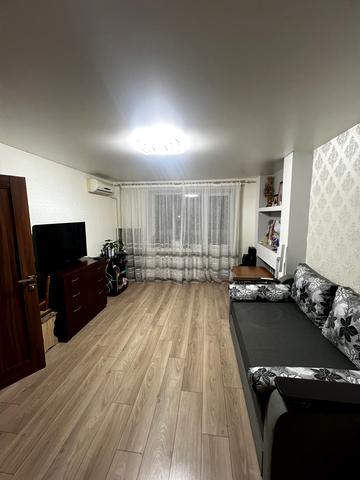 Героїв України вул. (Гагаріна), 6