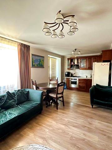 Соборна вул., 32