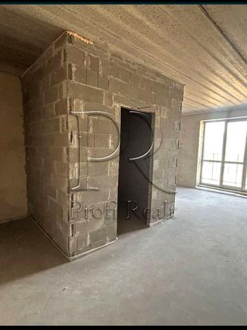 Молодіжна вул., 11/8