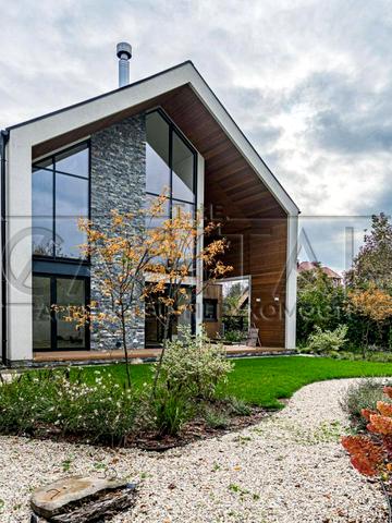 Стеценка вул., 40